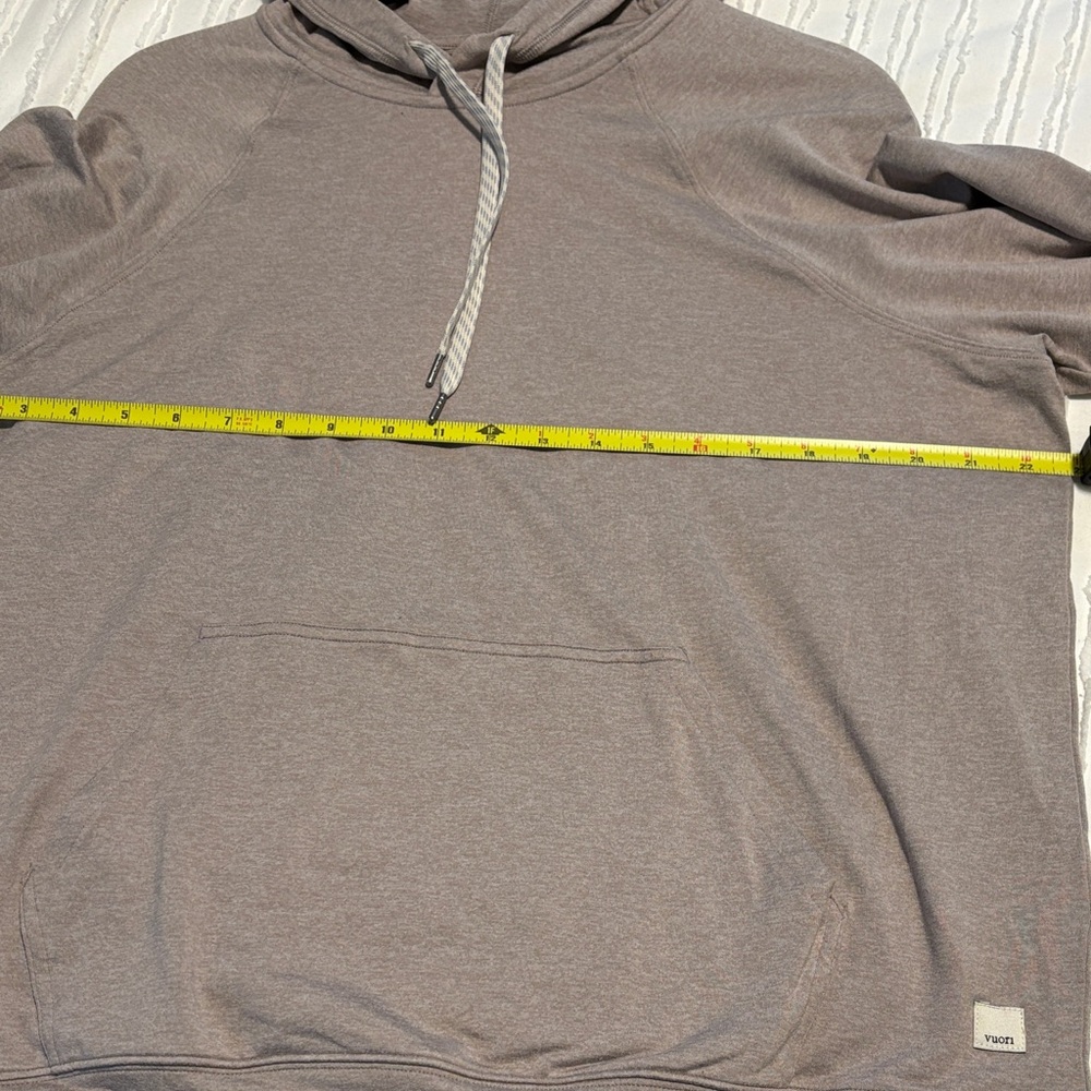Vuori Women’s Halo Oversized Hoodie - Picture 4 of 9